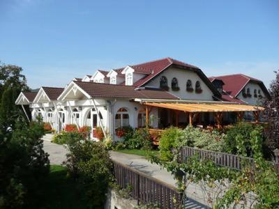 Sziget Hotel&Restaurant Tarjan Ngoại thất bức ảnh